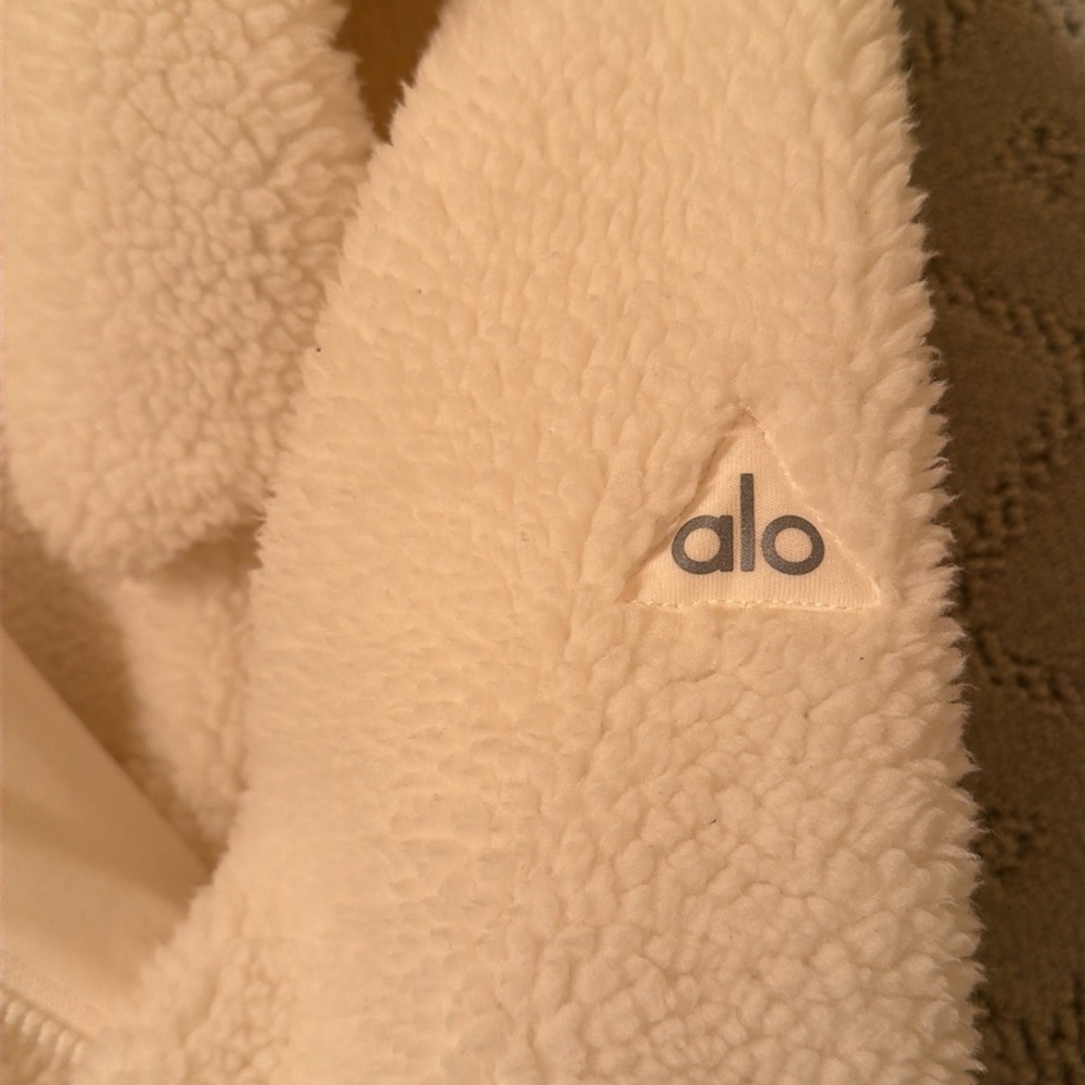 Alo Foxy Sherpa jacket - Picture 6 of 8